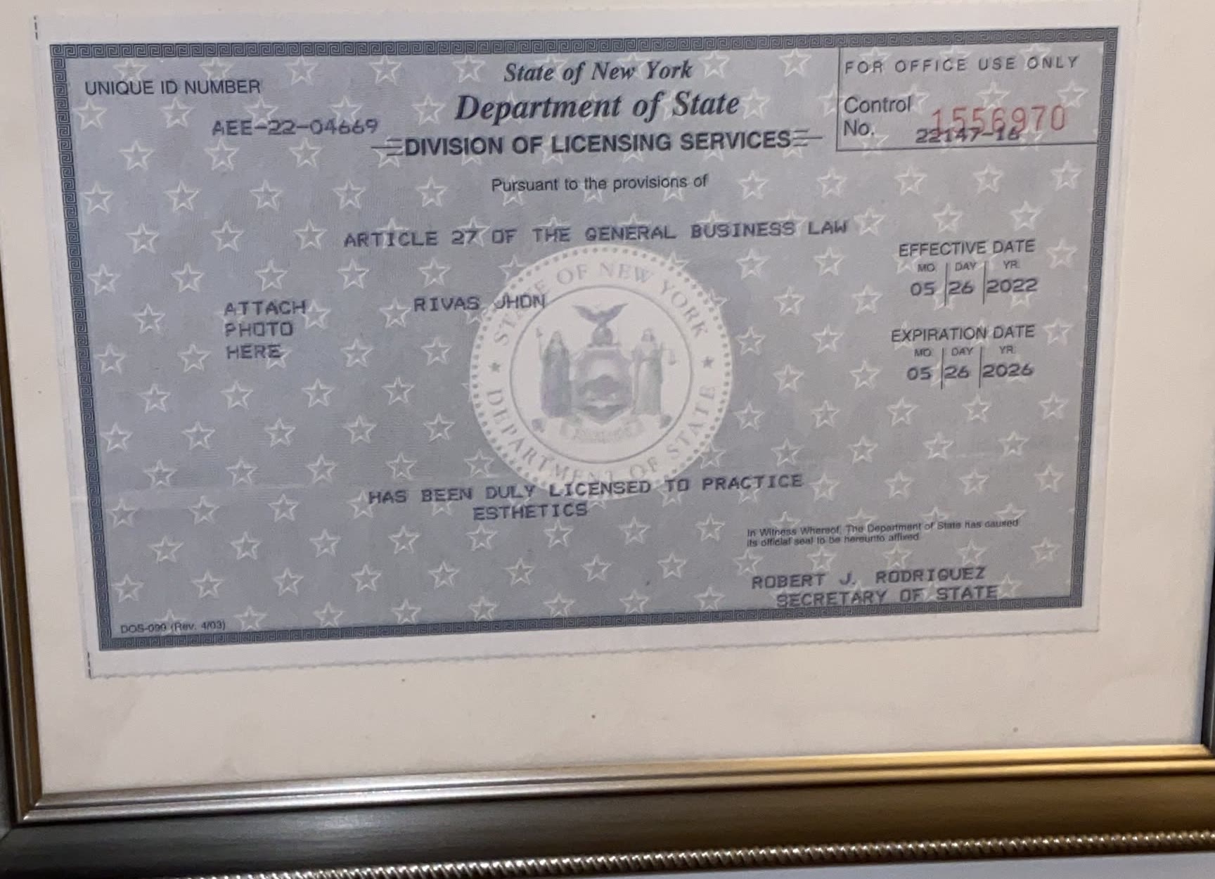 Licencia de Estética del Departamento de Estado de Nueva York de Jhon Rivas